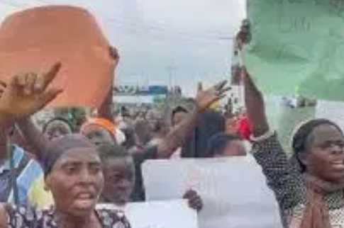 Lagos Demolition Leaves Oworoshoki Residents Homeless, Counting Losses