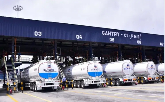 Dangote Refinery Cuts Petrol Price To ₦828 Per Litre